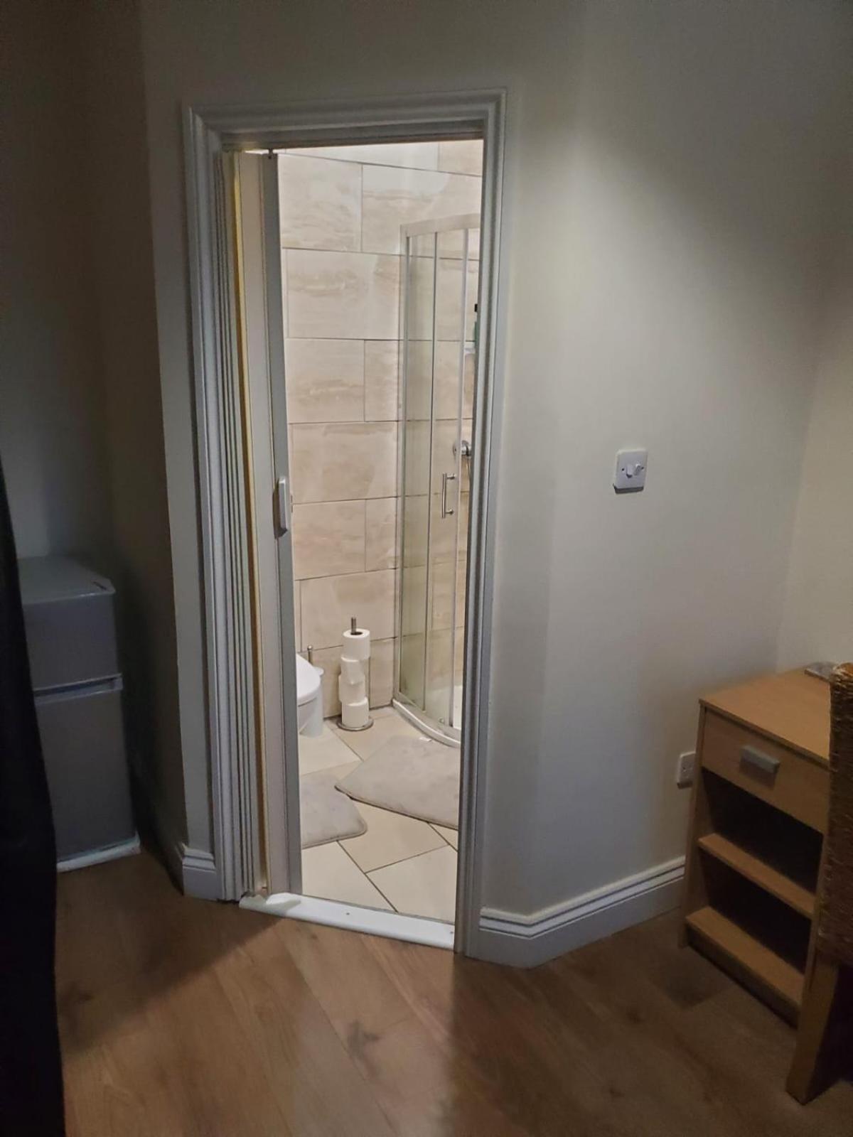 En Suite Bedrooms, Heaton, Newcastle Camera foto